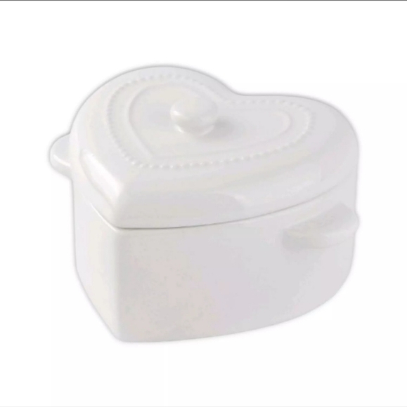 Target Bullseye's Playground White Heart Shaped Dutch Oven Ceramic NEW - Picture 3 of 3
